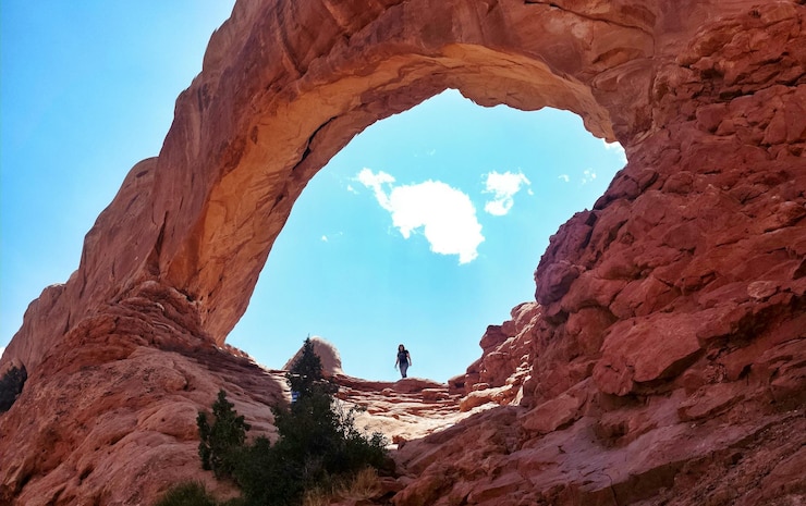 Foto panoramablick auf den südfensterbogen