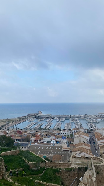 Panoramablick auf Denia von der Burg