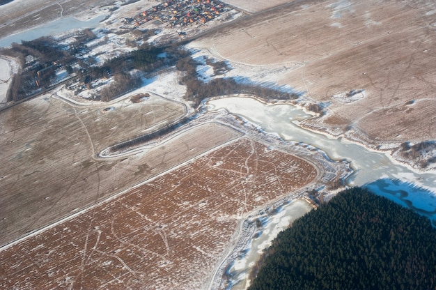 Panoramablick auf die Erde aus einem Flugzeug.