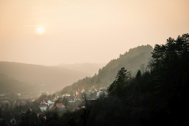 Foto panoramablick auf die hügel und die altstadt von jena thüringen deutschland