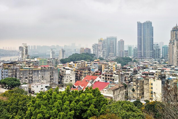 Panoramablick auf die Innenstadt von Macao und Wohngebäude