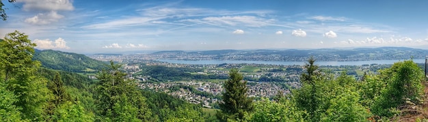 Panoramablick auf die Landschaft gegen den Himmel