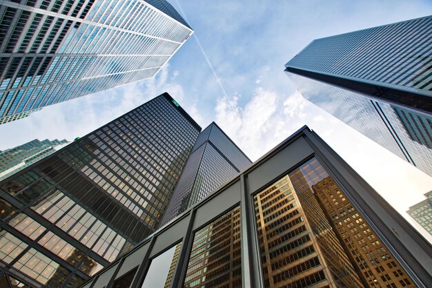 Panoramablick auf die Skyline und die hohen Wolkenkratzer des Finanzviertels von Toronto