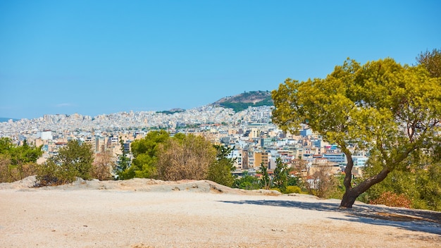 Panoramablick auf die stadt athen vom hügel der nymphen, griechenland - stadtlandschaft