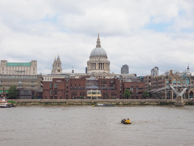 Panoramablick auf die Themse in London, UK