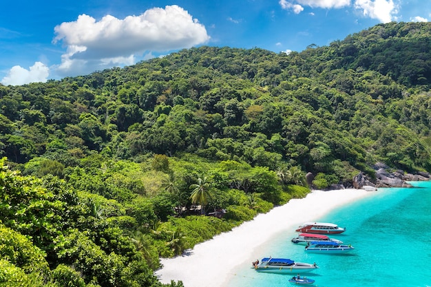 Foto panoramablick auf die tropischen similan-inseln, thailand