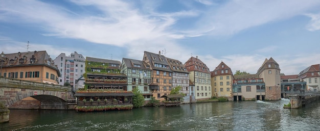 Panoramablick auf eine Region der Stadt Straßburg, Frankreich, die unter dem Namen Little France bekannt ist