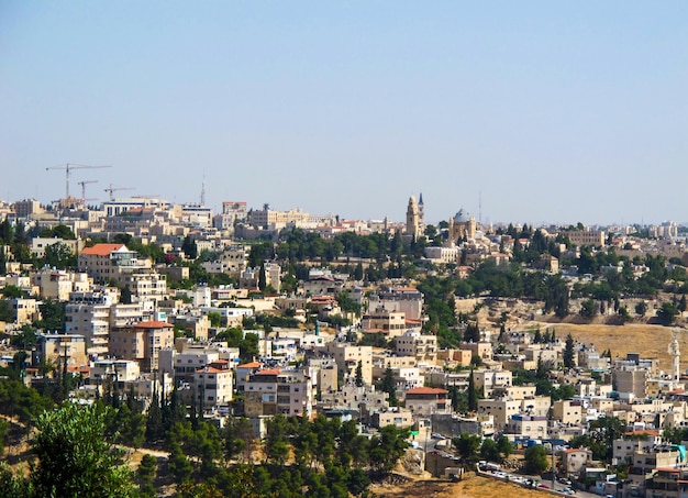 Panoramablick auf Jerusalem und die Dormitio-Abtei auf dem Berg Zion vom Ölberg