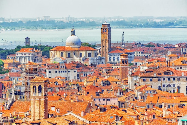 Panoramablick auf Venedig vom Campanile-Turm der Markuskathedrale Campanile di San Marco Italien