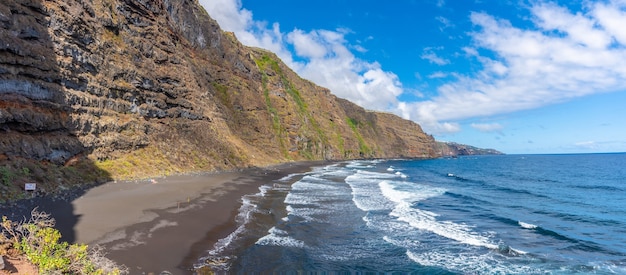 Panorámica desde arriba de la playa de Nogales en el este de la isla de La Plama, Islas Canarias. España