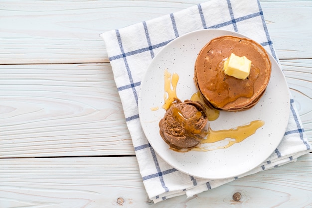 panqueca com sorvete de chocolate