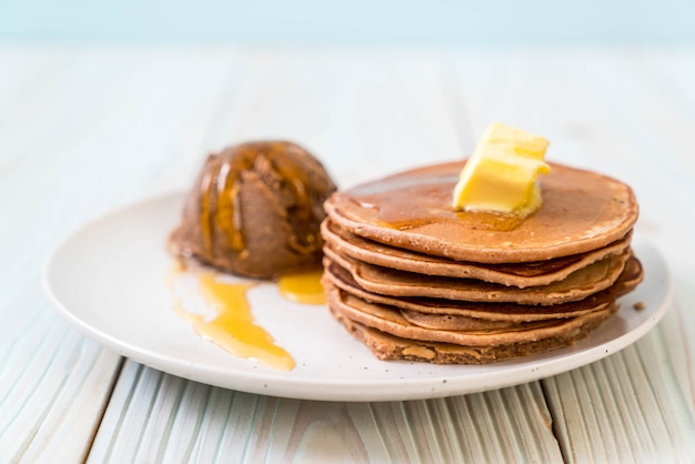 panqueca com sorvete de chocolate