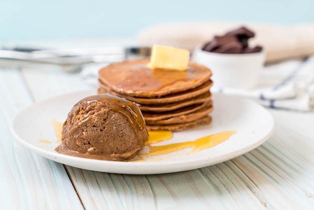 Panqueca com sorvete de chocolate