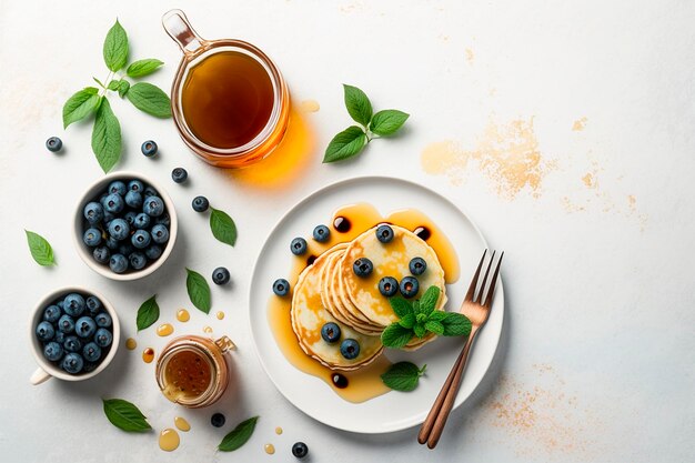 Panquecas com amoras frescas e mel na mesa branca, servidas com folhas de hortelã Generative ai
