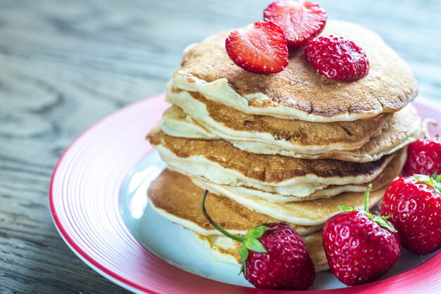 Panquecas com geléia de morango