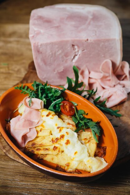 Panquecas com presunto queijo e legumes