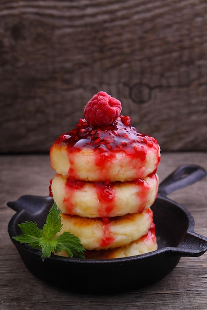 Foto panquecas de ricota syrniki panquecas de requeijão bolinhos de requeijão cozinha tradicional ucraniana e russa