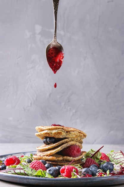 Panquecas veganas com verduras