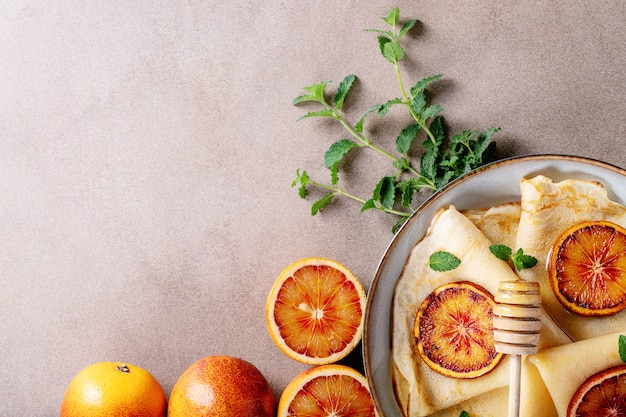 Panqueques caseros con naranjas de sangre