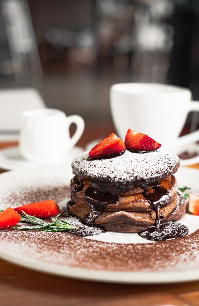 panqueques de chocolate y café