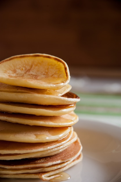 Foto panqueques fragantes para el desayuno