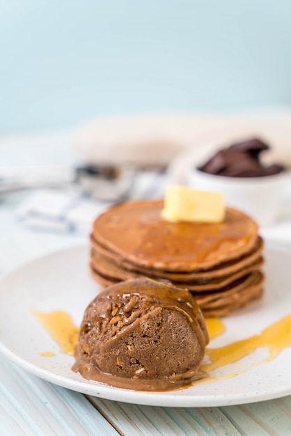 Panqueques Con Helado De Chocolate