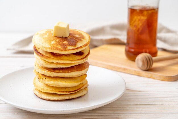 panqueques con mantequilla y miel