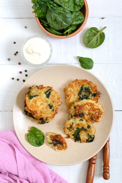 Panqueques con repollo y espinacas.