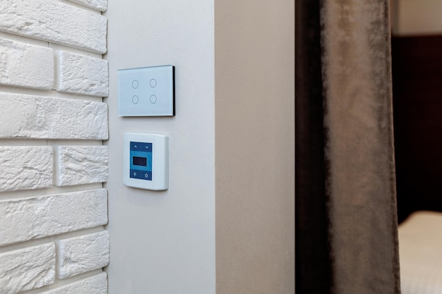 Pantalla de aire acondicionado en la pared un dispositivo para controlar la calefacción por suelo radiante Sensor interruptor de luz