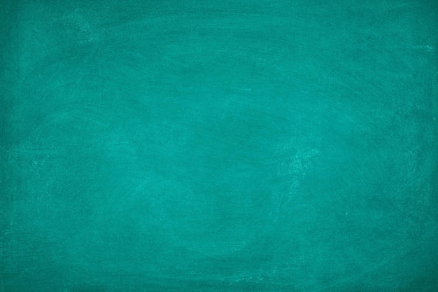 Pantalla de la junta escolar de textura de pizarra verde para trazas de tiza de fondo borradas con espacio de copia para agregar texto o diseño gráfico Conceptos de fondo de educación