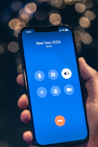 Foto pantalla de llamada entrante de año nuevo de cerca