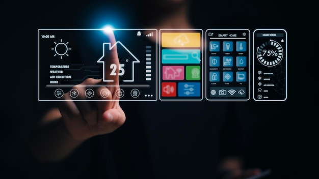 Pantalla virtual futurista HUD por encima de la tableta digital Tecnología de asistente para dispositivos inteligentes Interfaz de panel de inicio inteligente Control de dispositivos conectados y configuración de automatización Concepto de hogar inteligente