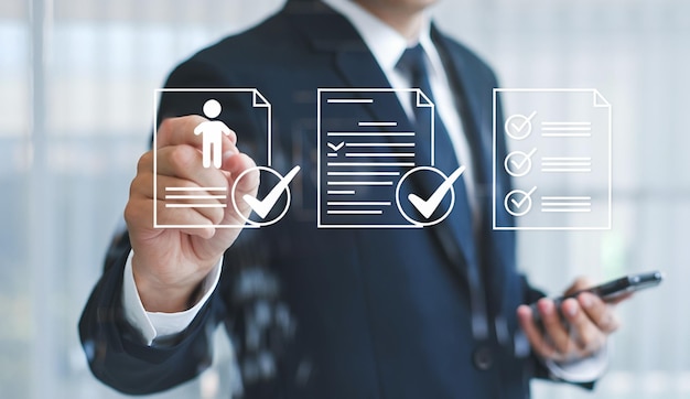Pantalla virtual de recursos humanos Detección de información de empleados solicitantes de empleo iconos de personal para la contratación