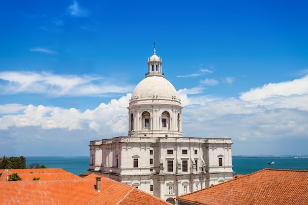 Panteón Nacional (La Iglesia de Santa Engracia) es un monumento del siglo XVII de Lisboa, Portugal.