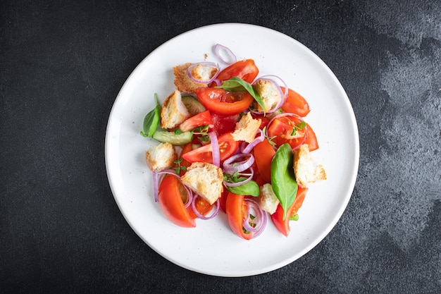 Panzanella Tomatensalat Gemüsecroutons Olivenöl Zwieback Gemüse Gesundes Essen