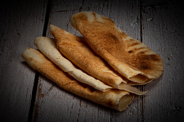 Pão árabe ou também chamado de pão Pita tipo envelope de pão de trigo