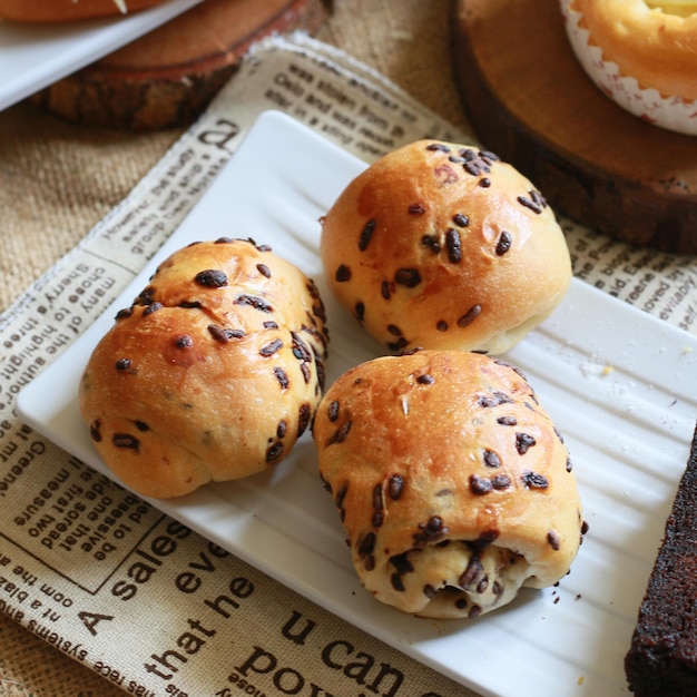 Pão caseiro de banana com gotas de chocolate