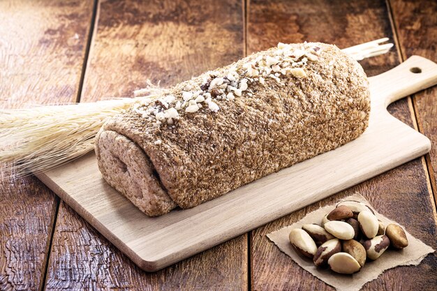 Pão caseiro de castanha do Brasil, originário da Amazônia, amêndoa brasileira rica em nutrientes