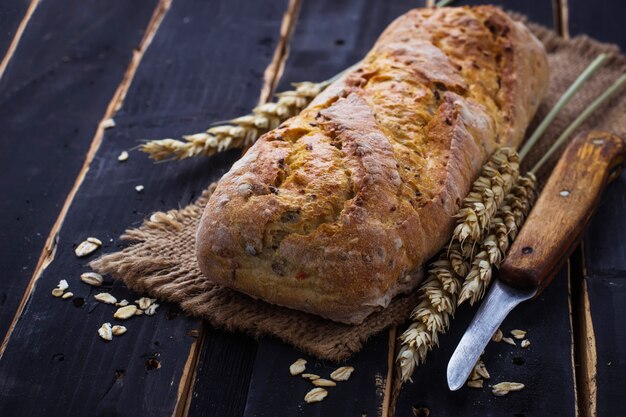 Pão com farelo e sementes