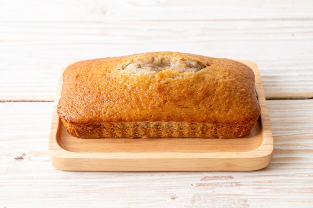 Pão de banana caseiro ou bolo de banana fatiado