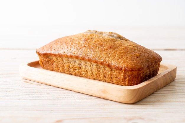 Pão de banana caseiro ou bolo de banana fatiado