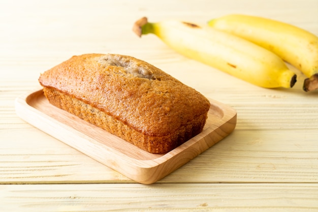 Pão de banana caseiro ou bolo de banana fatiado