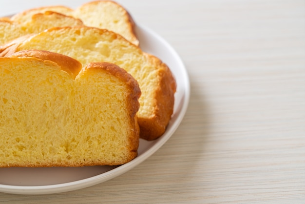 Pão de batata doce com café no café da manhã