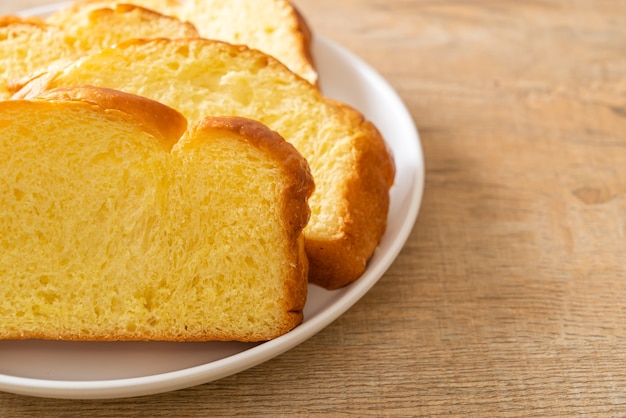 Pão de batata doce com café no café da manhã