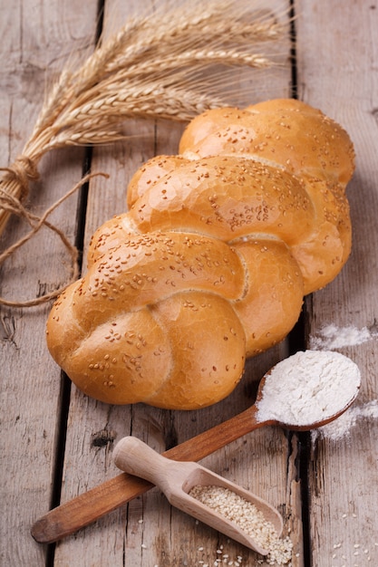 Pão de chalá com sementes de gergelim