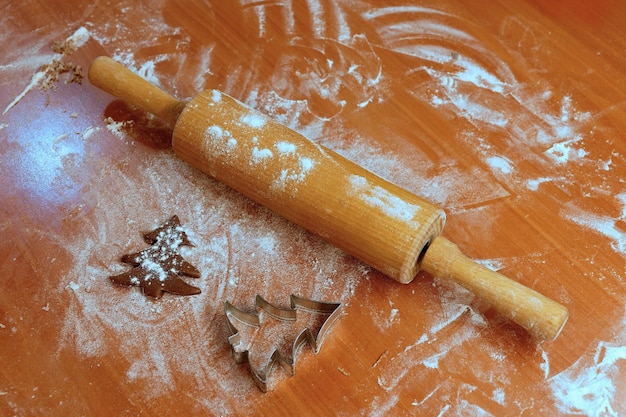 Pão de gengibre de biscoitos de Natal Preparação para assar doces tradicionais caseiros para as férias de Natal na República Tcheca