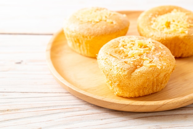 Pão de ló com queijo