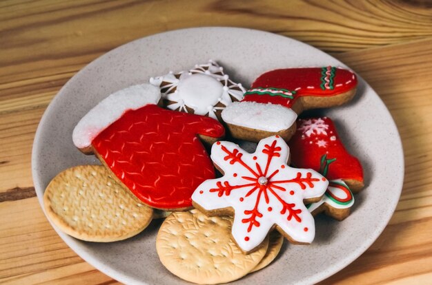 Pão de mel de Natal pintado com cobertura de açúcar