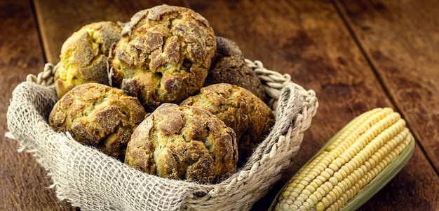 Pão de milho, bolacha pequena ou pão de milho brasileiro