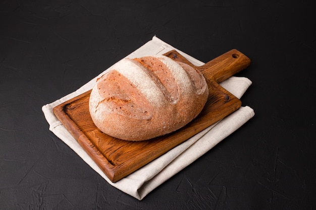 Foto pão de pão em uma cozinha georgiana de fundo preto